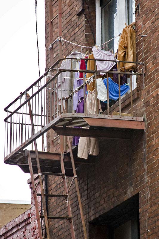 clothesfireescape_7287.jpg